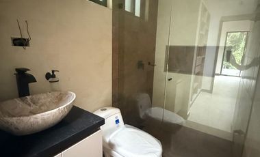 SE ARRIENDA CASA FINCA, SECTOR EL TABLAZO. RIONEGRO