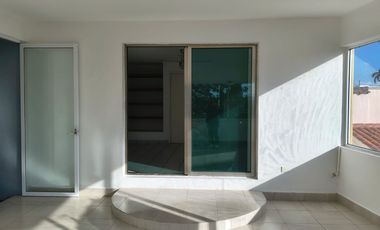 Renta LOCAL COMERCIAL en planta alta