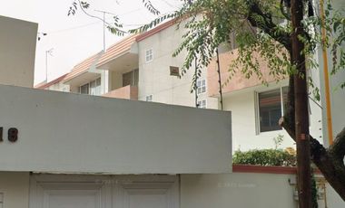 Casa en Remate Bancario en Col. Portales cerca del Parque de los Venados y museo Frida Kahlo.