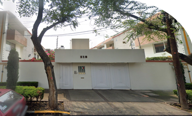 Casa en Remate Bancario en Col. Portales cerca del Parque de los Venados y museo Frida Kahlo.