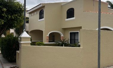 CASA EN RENTA EN MÉRIDA – PRIVADA MONTERREAL