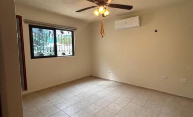 CASA EN RENTA EN MÉRIDA – PRIVADA MONTERREAL