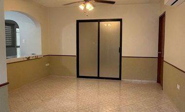 CASA EN RENTA EN MÉRIDA – PRIVADA MONTERREAL