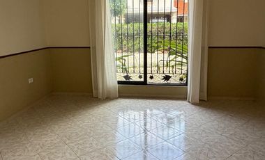 CASA EN RENTA EN MÉRIDA – PRIVADA MONTERREAL