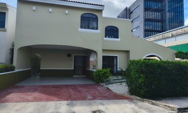 CASA EN RENTA EN MÉRIDA – PRIVADA MONTERREAL