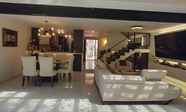 Casa en venta en El Poblado - La Frontera