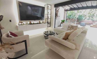 Casa en venta en El Poblado - La Frontera