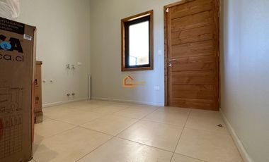Casa nueva y hermosa en Parcela privilegiada en Pitrufquén.    REBAJADA
