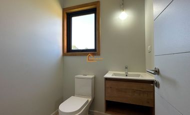 Casa nueva y hermosa en Parcela privilegiada en Pitrufquén.    REBAJADA