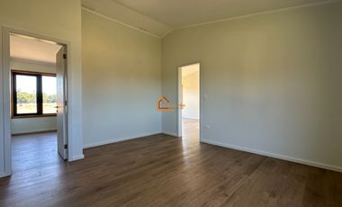 Casa nueva y hermosa en Parcela privilegiada en Pitrufquén.    REBAJADA