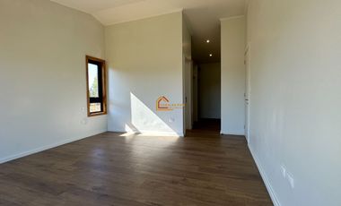 Casa nueva y hermosa en Parcela privilegiada en Pitrufquén.    REBAJADA