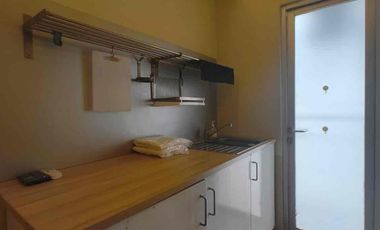 DISEWAKAN APARTEMEN GUNAWANGSA MERR – STUDIO LUXURY, LANTAI 8