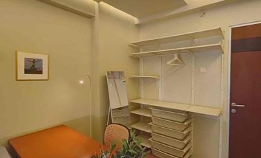 DISEWAKAN APARTEMEN GUNAWANGSA MERR – STUDIO LUXURY, LANTAI 8