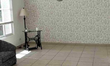 Venta Villa Capri Juriquilla Preciosa casa en condominio cotizado con amenidades. 3 recámaras, cto. de servicio, jardinzaso, amenidades