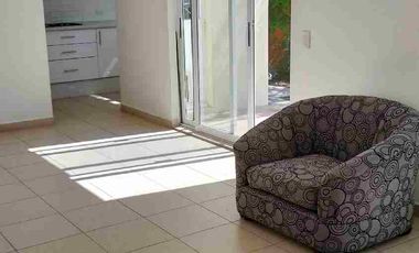 Venta Villa Capri Juriquilla Preciosa casa en condominio cotizado con amenidades. 3 recámaras, cto. de servicio, jardinzaso, amenidades