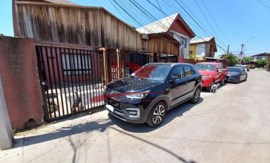 Casa de Dos Pisos Ampliada con 3 Dormitorios, 2 Baños, Villa La Busqueda, Comuna La Florida