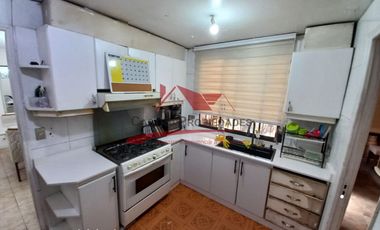 Casa de Dos Pisos Ampliada con 3 Dormitorios, 2 Baños, Villa La Busqueda, Comuna La Florida