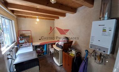 Casa de Dos Pisos Ampliada con 3 Dormitorios, 2 Baños, Villa La Busqueda, Comuna La Florida