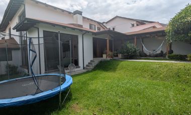 CASA 4 DORMITORIOS DE VENTA EN CUMBAYA SECTOR EL RESERVORIO
