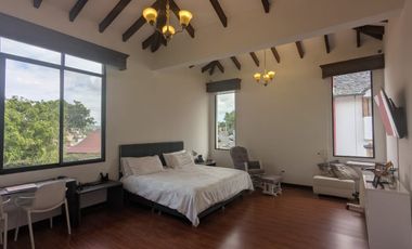 CASA 4 DORMITORIOS DE VENTA EN CUMBAYA SECTOR EL RESERVORIO