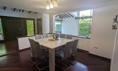 CASA 4 DORMITORIOS DE VENTA EN CUMBAYA SECTOR EL RESERVORIO