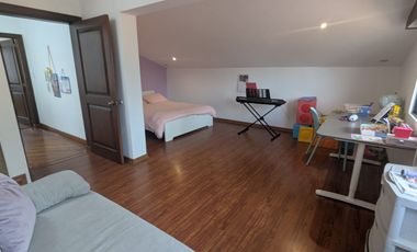 CASA 4 DORMITORIOS DE VENTA EN CUMBAYA SECTOR EL RESERVORIO