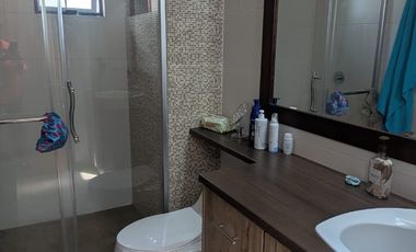 CASA 4 DORMITORIOS DE VENTA EN CUMBAYA SECTOR EL RESERVORIO