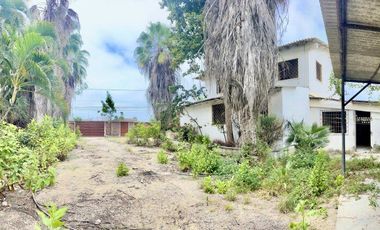 COSTA DE ORO: AMPLIO TERRENO CON CASA Y PALMERAS
