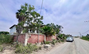 COSTA DE ORO: AMPLIO TERRENO CON CASA Y PALMERAS