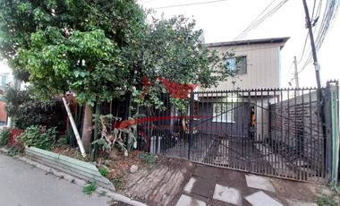 Hermosa Casa Dos Pisos, 5 Dormitorios, 2 Baños, Villa Tres Montes, Quilicura.