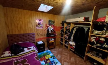 Hermosa Casa Dos Pisos, 5 Dormitorios, 2 Baños, Villa Tres Montes, Quilicura.