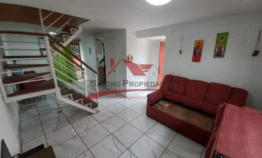 Hermosa Casa de Dos Pisos, 3 Dormitorios, 2 Baños, Villa Paseo Central, Quilicura.