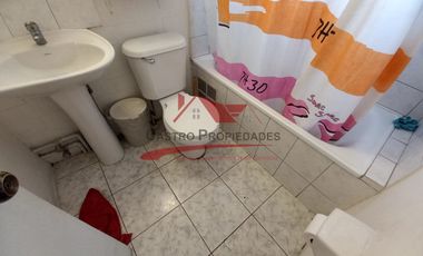 Hermosa Casa de Dos Pisos, 4 Dormitorios, 2 Baños, Villa Santa Luisa Norte, comuna de Quilicura.