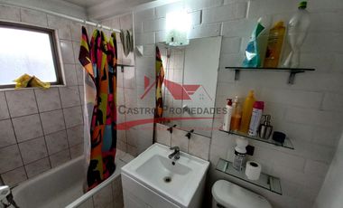 Hermosa Casa de Dos Pisos, 4 Dormitorios, 2 Baños, Villa Santa Luisa Norte, comuna de Quilicura.