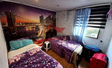 Hermosa Casa de Dos Pisos, 4 Dormitorios, 2 Baños, Villa Santa Luisa Norte, comuna de Quilicura.