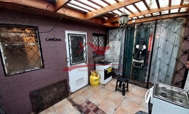 Hermosa Casa de Dos Pisos, 4 Dormitorios, 2 Baños, Villa Santa Luisa Norte, comuna de Quilicura.