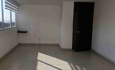 Oficina en renta en zona de alta conectividad y flujo de clientes constante.