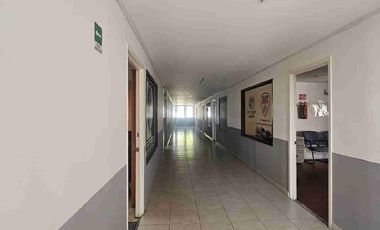 Oficina en renta en zona de alta conectividad y flujo de clientes constante.