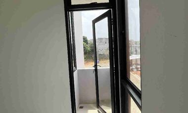 Rumah 2 lantai harga 1 lantai di Sawangan Depok