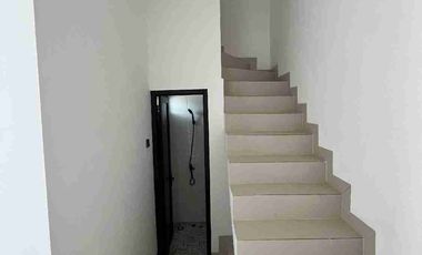 Rumah 2 lantai harga 1 lantai di Sawangan Depok