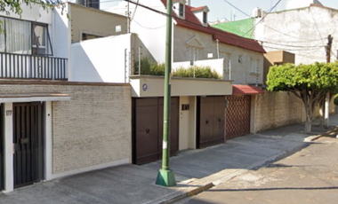 Se vende casa Country Club Churubusco