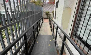 SE ARRIENDA PROPIEDAD DE 270 M2 CONSTRUIDOS  8 HABITACIONES 6 BAÑOS MUY CENTRAL EN UF 63 VIÑA DEL MAR