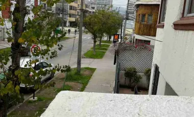 SE ARRIENDA PROPIEDAD DE 270 M2 CONSTRUIDOS  8 HABITACIONES 6 BAÑOS MUY CENTRAL EN UF 63 VIÑA DEL MAR