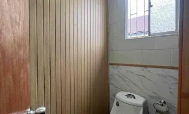 SE ARRIENDA PROPIEDAD DE 270 M2 CONSTRUIDOS  8 HABITACIONES 6 BAÑOS MUY CENTRAL EN UF 63 VIÑA DEL MAR