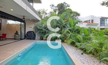 Casa en Venta en Cancún en Residencial Lagos del sol Amueblado con Alberca, Jardín y 4 Recámaras