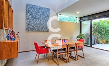 Casa en Venta en Cancún en Residencial Lagos del sol Amueblado con Alberca, Jardín y 4 Recámaras