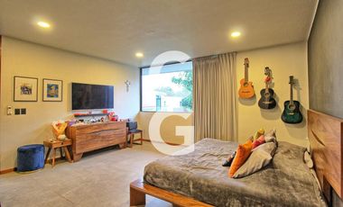 Casa en Venta en Cancún en Residencial Lagos del sol Amueblado con Alberca, Jardín y 4 Recámaras