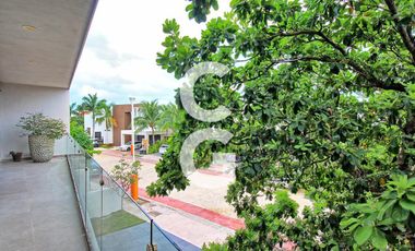 Casa en Venta en Cancún en Residencial Lagos del sol Amueblado con Alberca, Jardín y 4 Recámaras