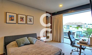 Casa en Venta en Cancún en Residencial Lagos del sol Amueblado con Alberca, Jardín y 4 Recámaras