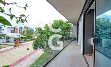 Casa en Venta en Cancún en Residencial Lagos del sol Amueblado con Alberca, Jardín y 4 Recámaras